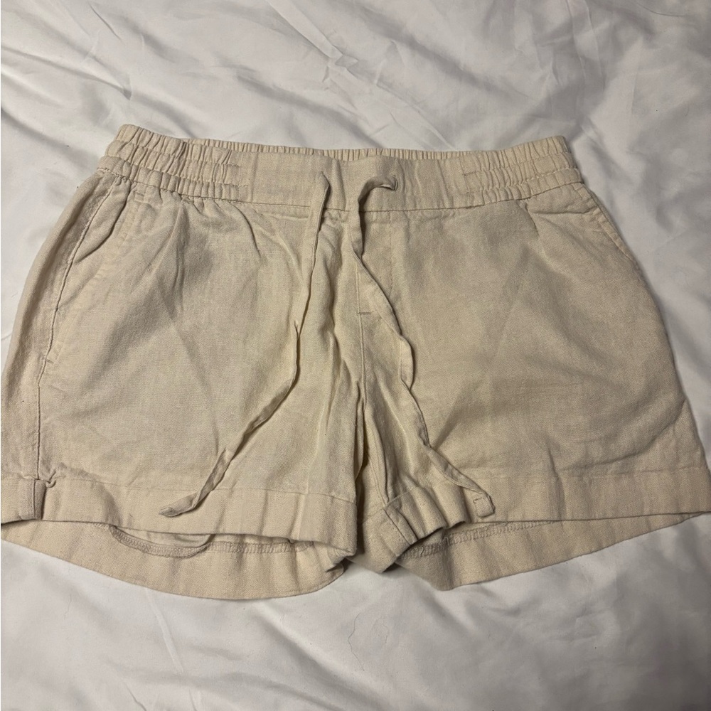Old Navy Women's Beige Cargo Shorts